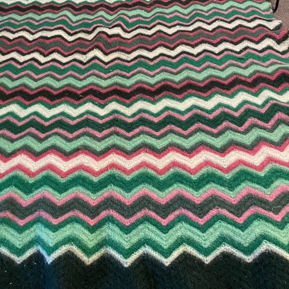 VTG Handmade Crochet Afghan Throw Blanket Zig Zag 56x48”Shades Green Red Pink - Picture 2 of 7